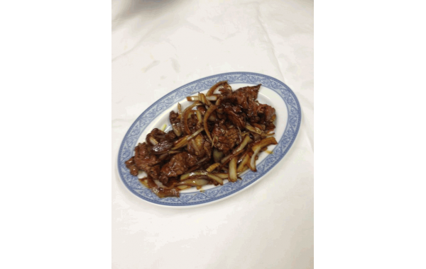 L24 Boeuf sauté aux oignons